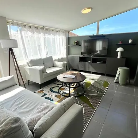 Ensemble Et Piscine Proche