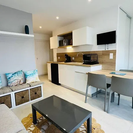 Ensemble Et Piscine Proche