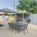Ensemble Et Piscine Proche