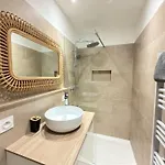 Ensemble Et Piscine Proche
