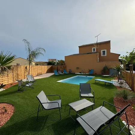 Ensemble Et Piscine Proche