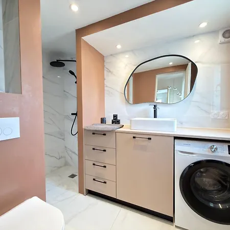 Ensemble Et Piscine Proche *