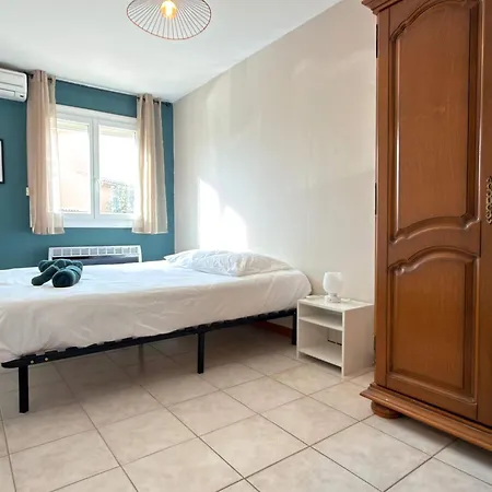 Ensemble Et Piscine Proche *