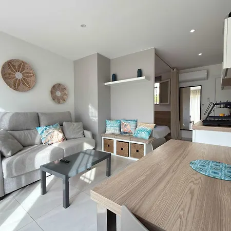 Ensemble Et Piscine Proche *