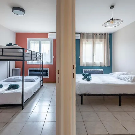 Ensemble Et Piscine Proche *