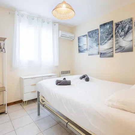 Ensemble Et Piscine Proche