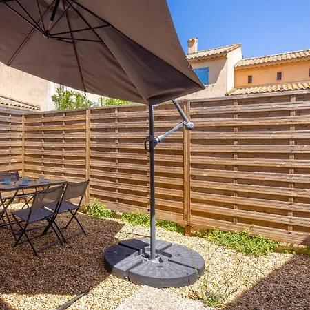 Ensemble Et Piscine Proche