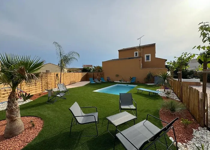 Ensemble Et Piscine Proche