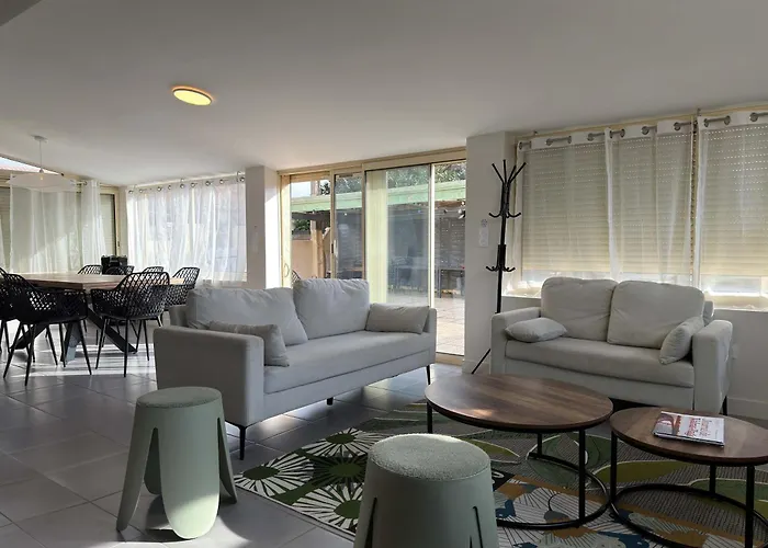 Casa de Férias Ensemble Et Piscine Proche *