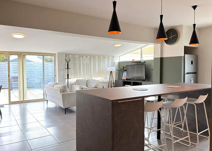 Casa de Férias Ensemble Et Piscine Proche Valras-Plage