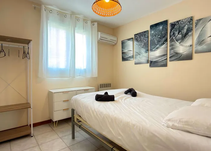 Casa de Férias Ensemble Et Piscine Proche Valras-Plage