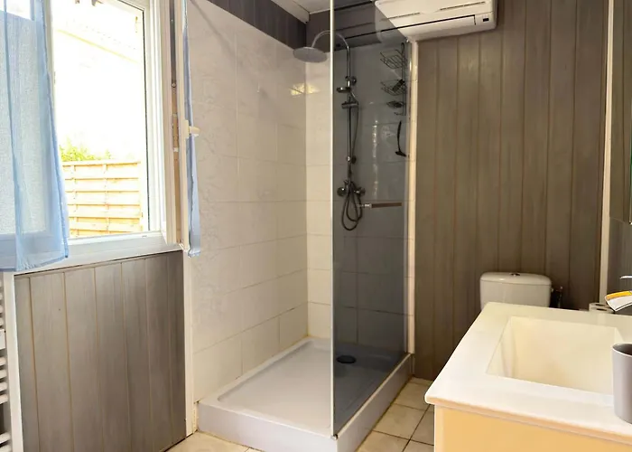 Ensemble Et Piscine Proche Casa de Férias