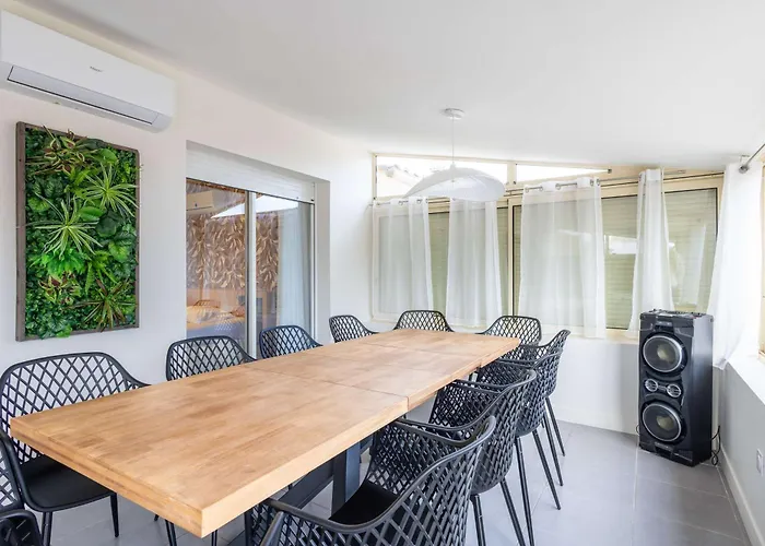 Casa de Férias Ensemble Et Piscine Proche