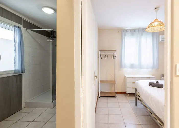 Ensemble Et Piscine Proche Valras-Plage